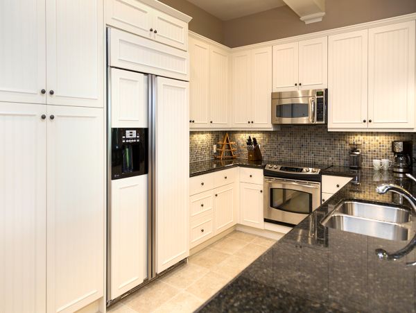 Three Bedroom Vacation Rental Near Pauoa Bay - Hawaii Vacation Rental with Pools & Beach Club