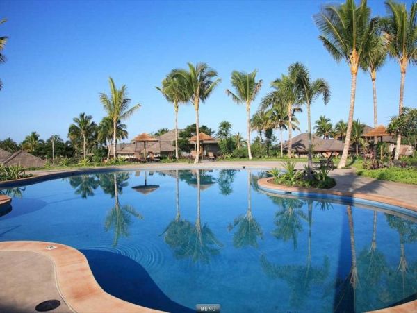 Three Bedroom Vacation Rental Near Pauoa Bay - Hawaii Vacation Rental with Pools & Beach Club