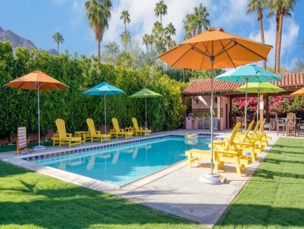 Palm Spring Gorgeous Vacation Estate with Pool plus Guest House