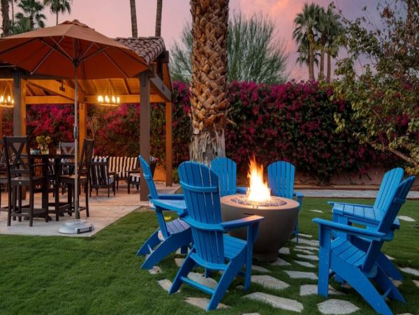 Palm Spring Gorgeous Vacation Estate with Pool plus Guest House
