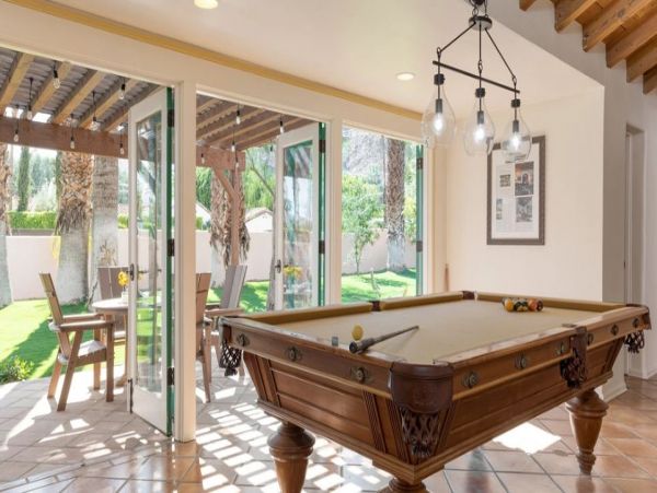 Palm Spring Gorgeous Vacation Estate with Pool plus Guest House