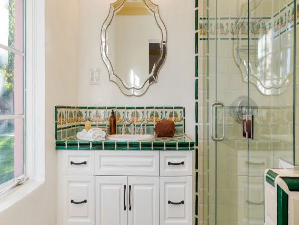 Palm Spring Gorgeous Vacation Estate with Pool plus Guest House