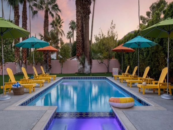Palm Spring Gorgeous Vacation Estate with Pool plus Guest House
