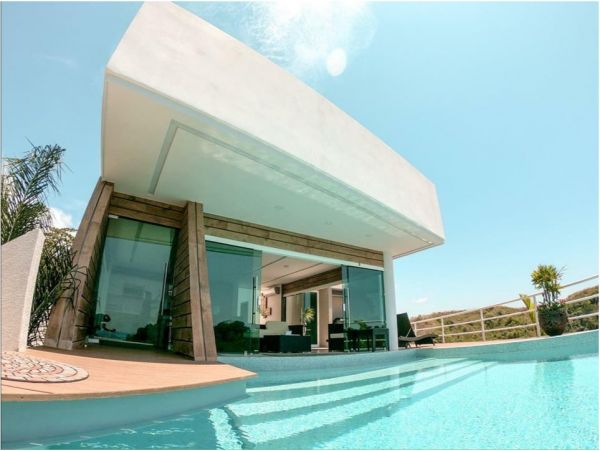 Beautiful 4 Bedroom Home with Extraordinary Sunsets