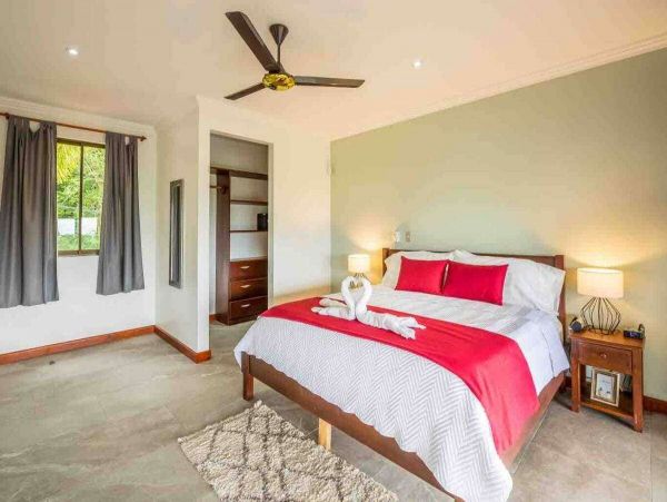 Lovely 4 Bedroom Villa in Jaco Sleeps 12