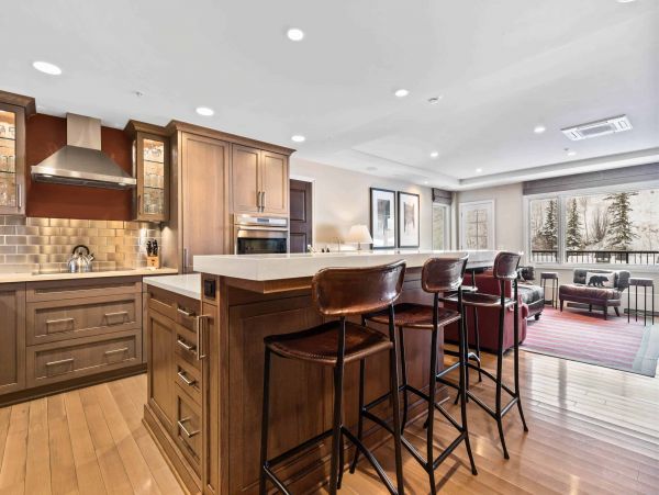 Luxury 2 Bedroom Vacation Rental in Vail Sleeps 4