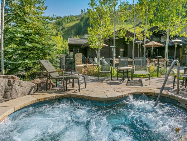 Luxury 2 Bedroom Vacation Rental in Vail Sleeps 4