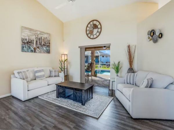 Gorgeous Vacation Home in Cape Coral with Private Pool Sleeps 10