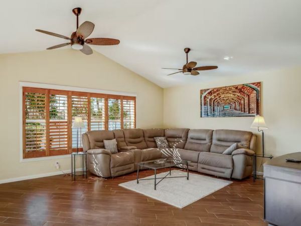 Gorgeous Vacation Home in Cape Coral with Private Pool Sleeps 10