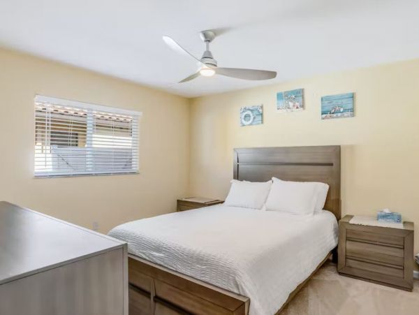 Gorgeous Vacation Home in Cape Coral with Private Pool Sleeps 10