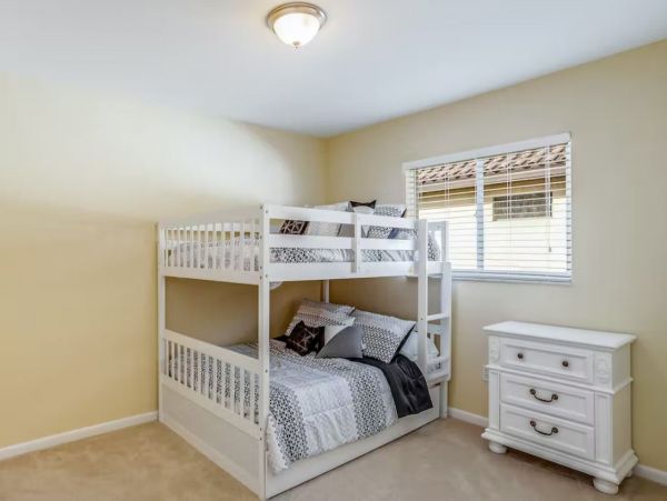 Gorgeous Vacation Home in Cape Coral with Private Pool Sleeps 10