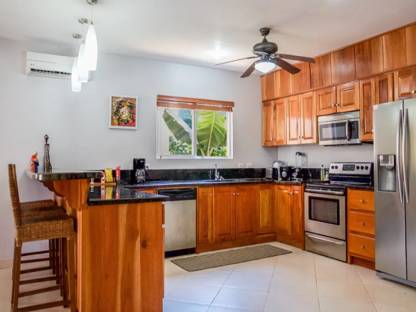 Lovely Jaco 4 Bedroom Home with Infinity Pool