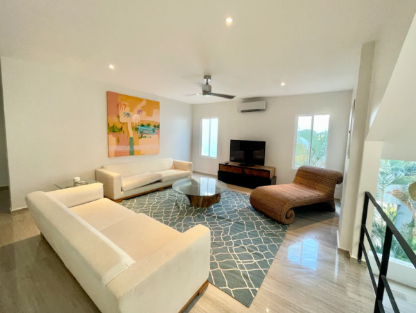 Lovely Jaco 4 Bedroom Home with Infinity Pool