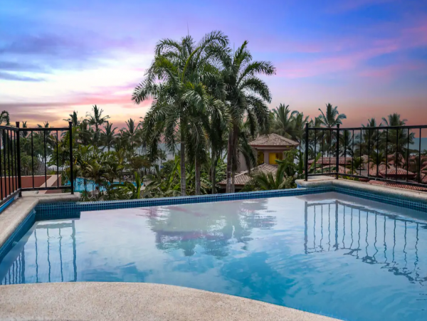 Lovely Jaco 4 Bedroom Home with Infinity Pool