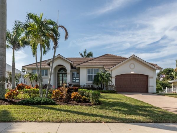 Three Bedroom Vacation Home in Marco Island Golf Course View