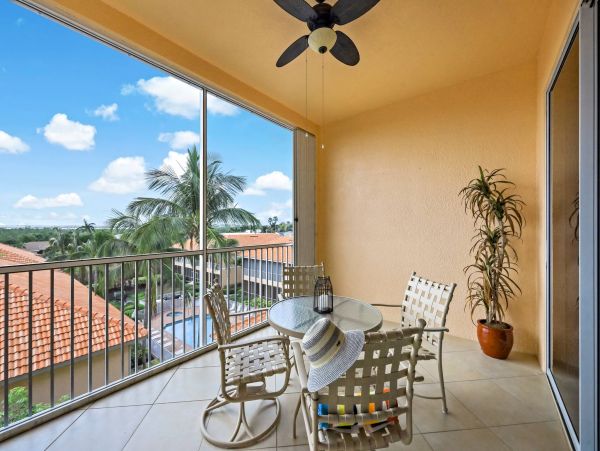 Three Bedroom Vacation Condo in Marco Island Sleeps Eight Guests