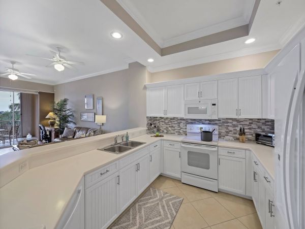 Three Bedroom Vacation Condo in Marco Island Sleeps Eight Guests