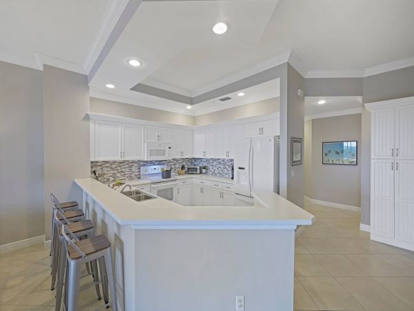 Three Bedroom Vacation Condo in Marco Island Sleeps Eight Guests
