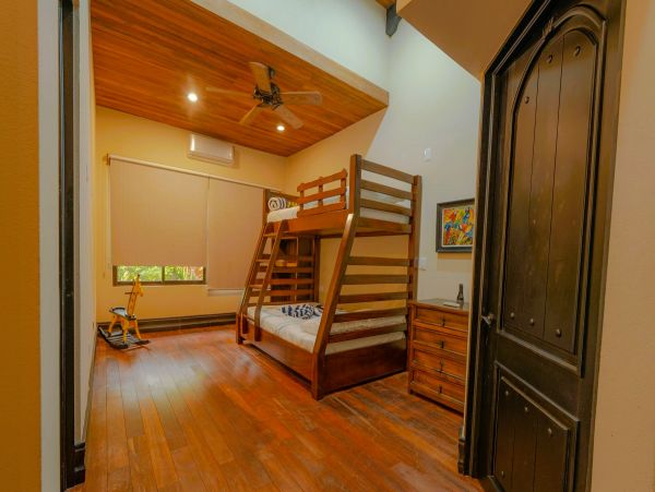 Uvita Vacation Home Six Bedroom Ocean Views