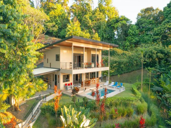 Costa Rica Vacation Villa with Private Pool and Views Sleeps 10