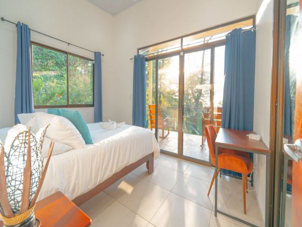 Costa Rica Vacation Villa with Private Pool and Views Sleeps 10