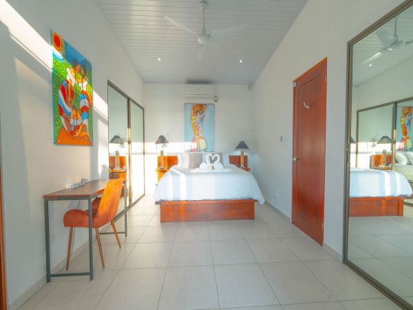 Costa Rica Vacation Villa with Private Pool and Views Sleeps 10