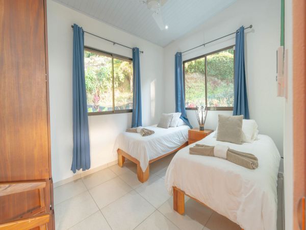 Costa Rica Vacation Villa with Private Pool and Views Sleeps 10