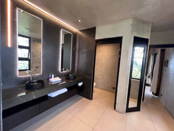 Manuel Antonio Vacation Home Four Bedroom Ocean Views