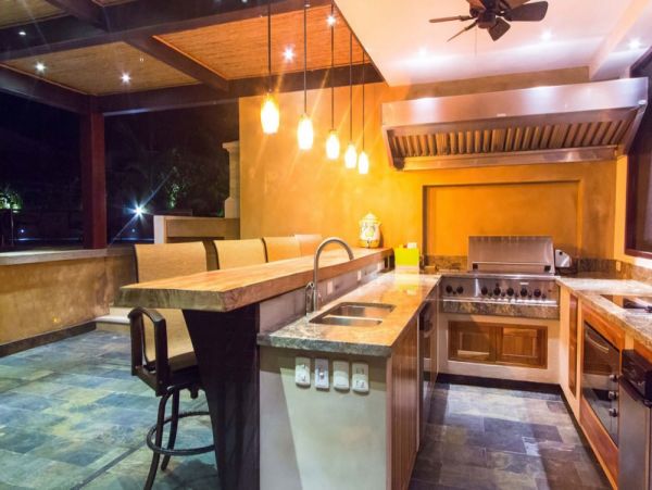 Elegant 8 Bedroom Villa with 360 Degree Views