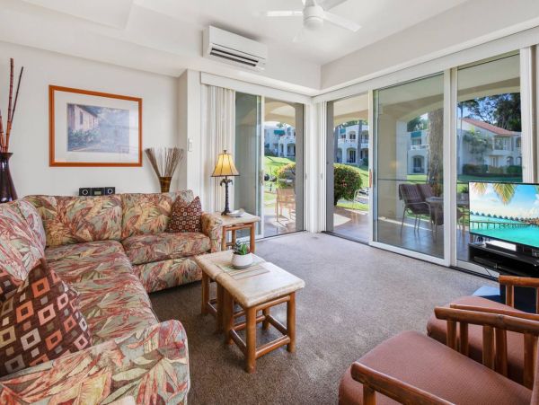 Two Bedroom Vacation Condo in Wailea Close to Beach Sleeps 4