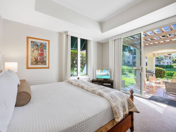 Two Bedroom Vacation Condo in Wailea Close to Beach Sleeps 4