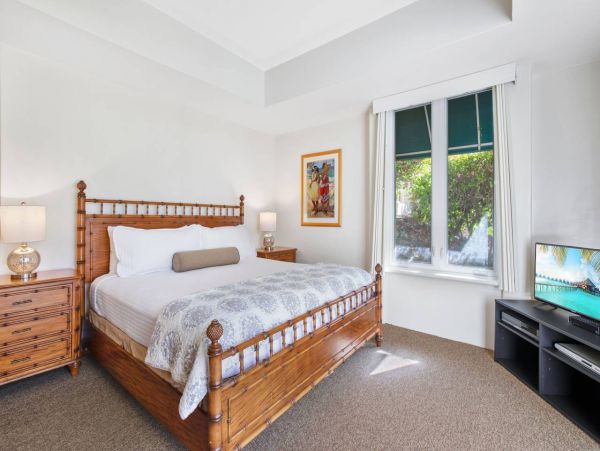 Two Bedroom Vacation Condo in Wailea Close to Beach Sleeps 4