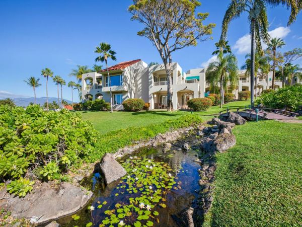 Two Bedroom Vacation Condo in Wailea Close to Beach Sleeps 4