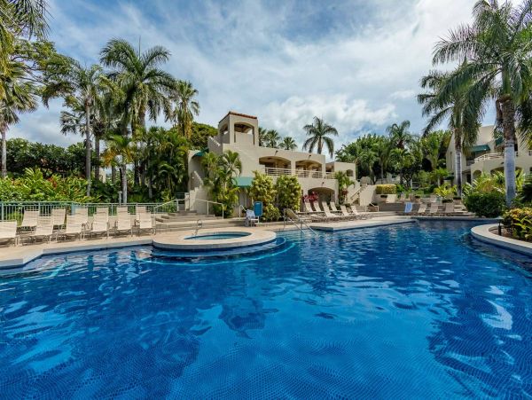 Two Bedroom Vacation Condo in Wailea Close to Beach Sleeps 4