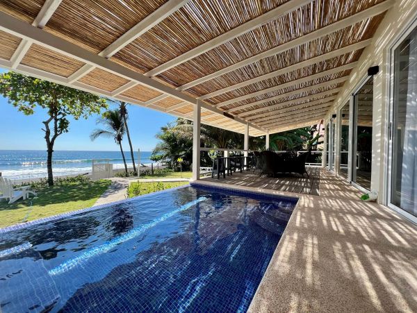 Oceanfront Vacation Villa in Jaco with Private Pool Sleep 16