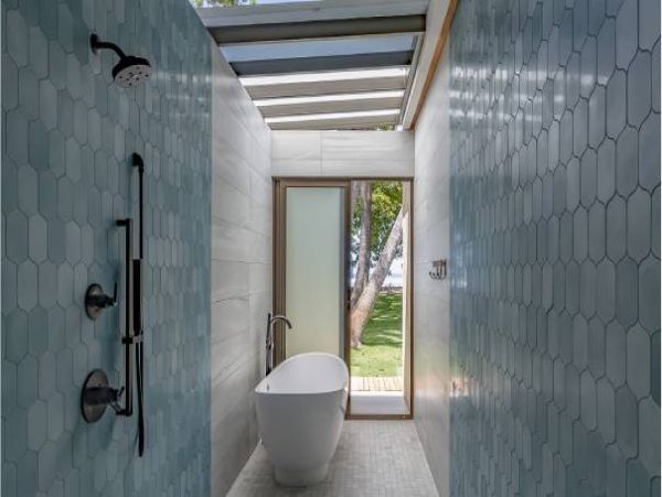 Beachfront Home with 3 Bedrooms and Private Pool