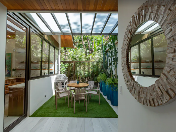 Beachfront Home with 3 Bedrooms and Private Pool