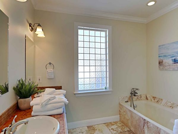 Spacious Four Bedroom Beach Home in Destin