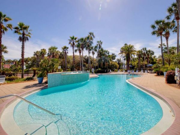 Four Bedroom Luxury Vacation Rental in Destin