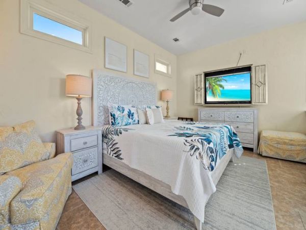 Four Bedroom Luxury Vacation Rental in Destin