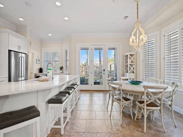 Four Bedroom Luxury Vacation Rental in Destin