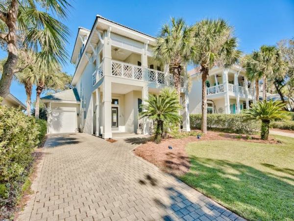 Four Bedroom Luxury Vacation Rental in Destin