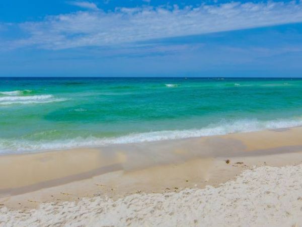 Charming Four Bedroom Destin Vacation Home Walk to Beach