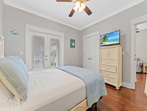 Destin Four Bedroom Beach House Sleeps Twelve Guests