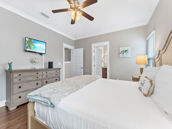 Destin Four Bedroom Beach House Sleeps Twelve Guests