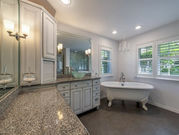 Naples Four Bedroom Lovely Residence