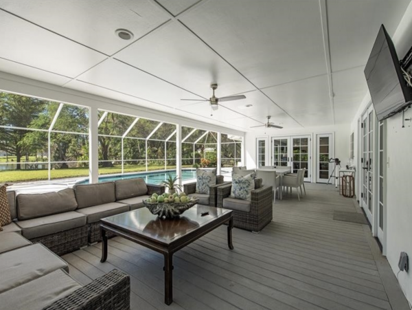 Naples Four Bedroom Lovely Residence