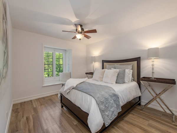 Naples Four Bedroom Lovely Residence