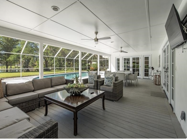 Naples Four Bedroom Lovely Residence