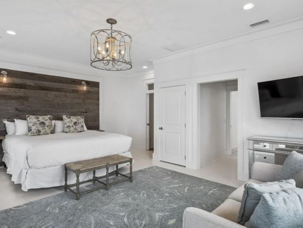 Panama City Vacation Home Six Bedroom Walk to Beach